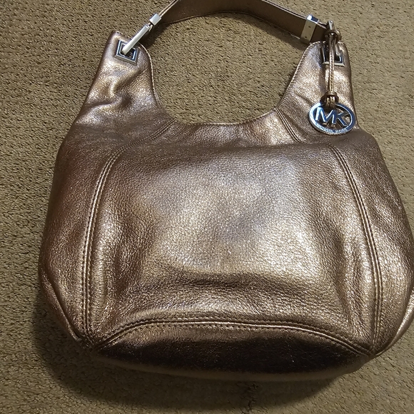 Michael Kors metallic shoulder bag - Picture 6 of 13
